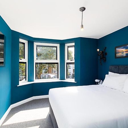 23 Trafalgar Square With Hot Tub And Cinema Scarborough Esterno foto